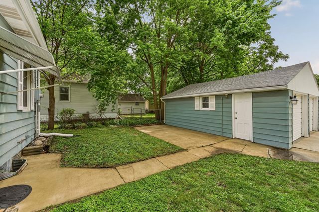 32 10th Street NW, Rochester, MN 55901
