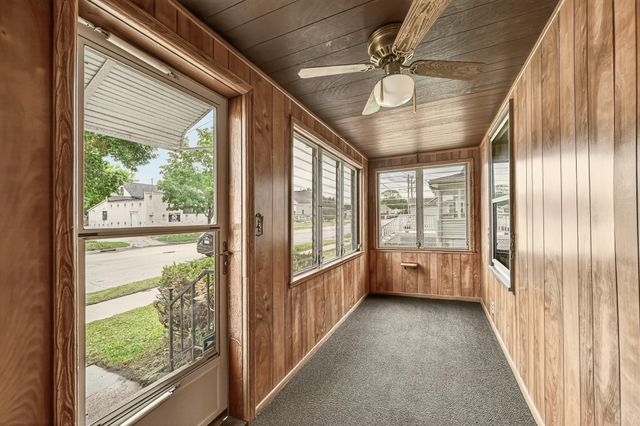 32 10th Street NW, Rochester, MN 55901