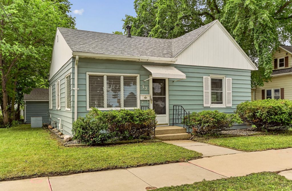 32 10th Street NW, Rochester, MN 55901