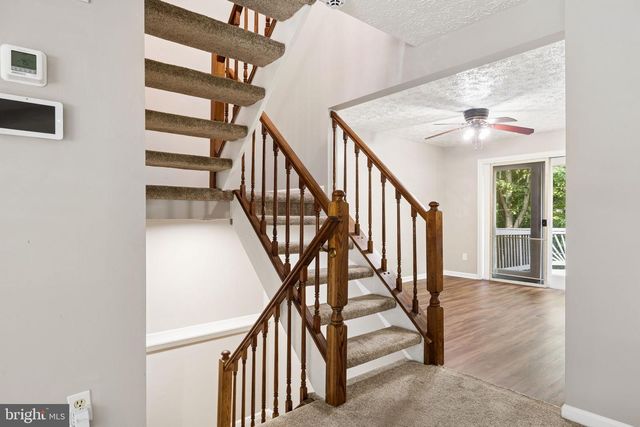 3610 WHARF LN, Triangle, VA 22172