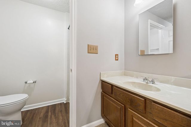 3610 WHARF LN, Triangle, VA 22172