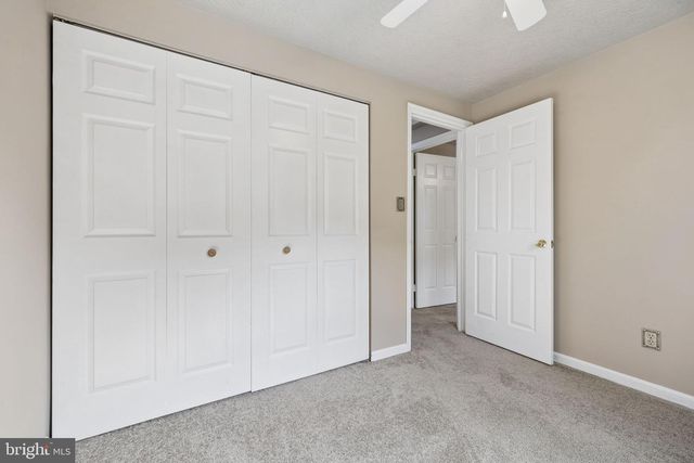 3610 WHARF LN, Triangle, VA 22172