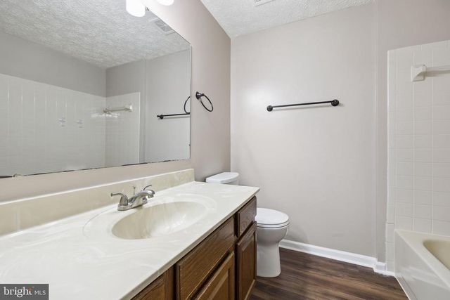 3610 WHARF LN, Triangle, VA 22172