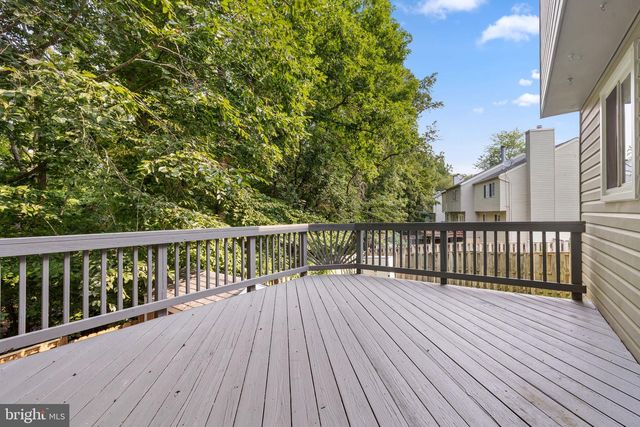 3610 WHARF LN, Triangle, VA 22172