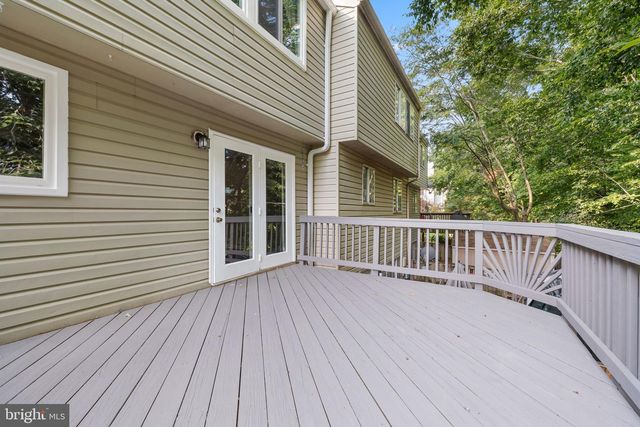 3610 WHARF LN, Triangle, VA 22172
