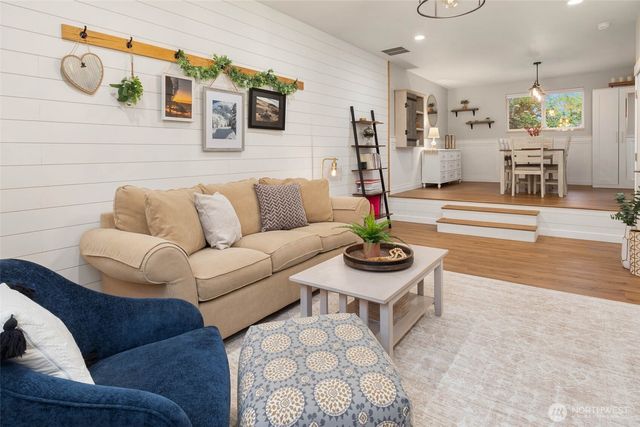 4726 S Victor Street, Seattle, WA 98178