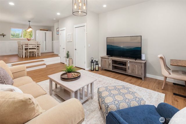 4726 S Victor Street, Seattle, WA 98178