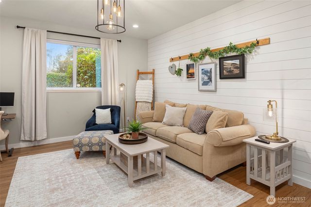 4726 S Victor Street, Seattle, WA 98178