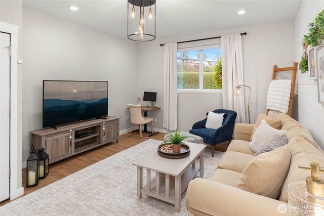 4726 S Victor Street, Seattle, WA 98178