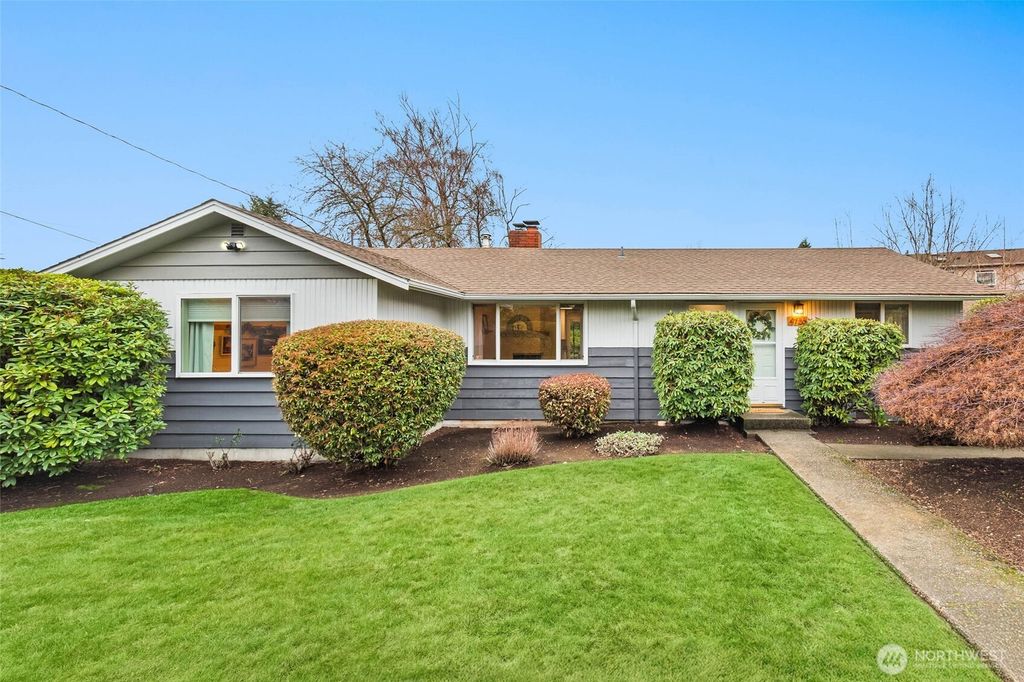 4726 S Victor Street, Seattle, WA 98178