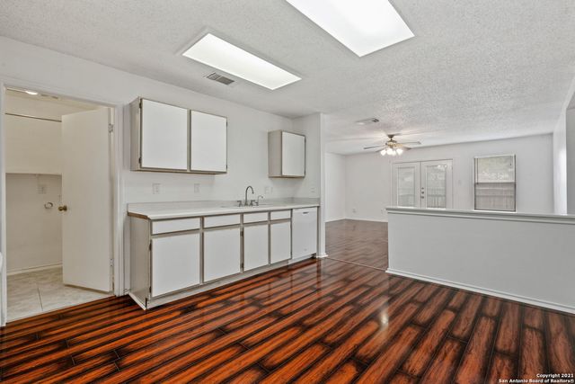 6802 CANARY MEADOW DR, Converse, TX 78109
