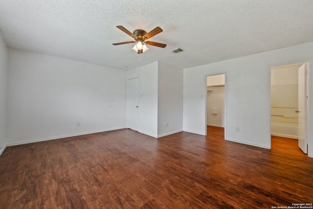 6802 CANARY MEADOW DR, Converse, TX 78109
