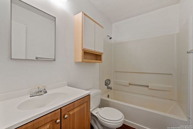 6802 CANARY MEADOW DR, Converse, TX 78109
