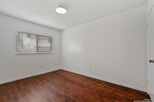 6802 CANARY MEADOW DR, Converse, TX 78109