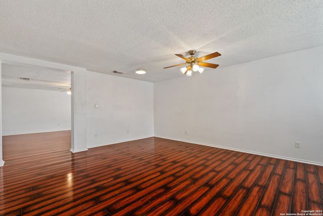 6802 CANARY MEADOW DR, Converse, TX 78109