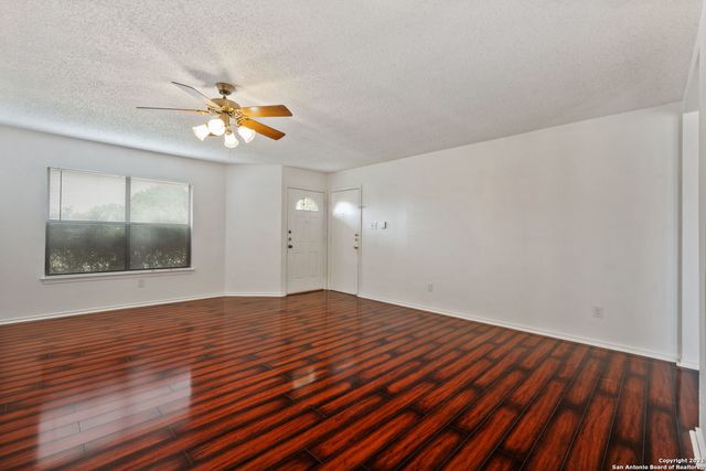 6802 CANARY MEADOW DR, Converse, TX 78109