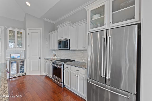 395 Canoe Court NW, Calabash, NC 28467