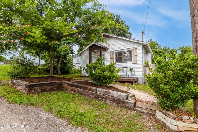 2601 Fenwood Drive, Knoxville, TN 37918