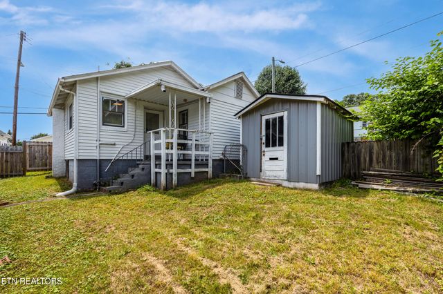 2601 Fenwood Drive, Knoxville, TN 37918