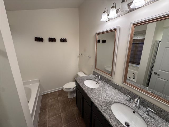 280 Broadstone Dr, Adams Twp, PA 16046