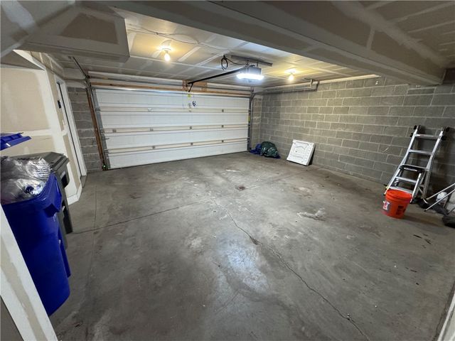 280 Broadstone Dr, Adams Twp, PA 16046