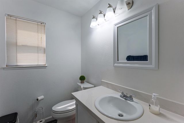 8984 Agate Creek Ct, Elk Grove, CA 95758