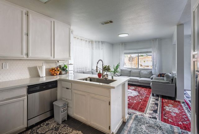 8984 Agate Creek Ct, Elk Grove, CA 95758