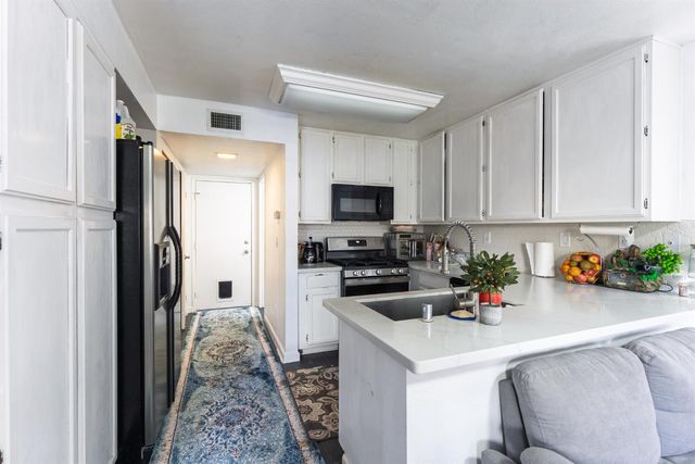 8984 Agate Creek Ct, Elk Grove, CA 95758