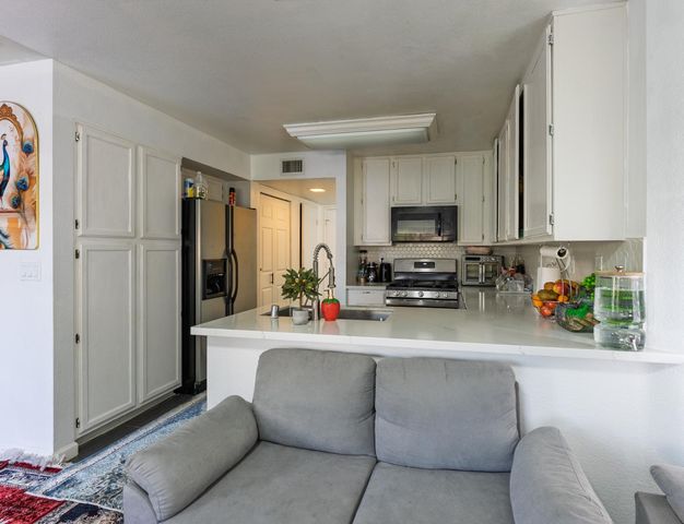 8984 Agate Creek Ct, Elk Grove, CA 95758