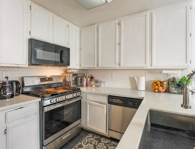 8984 Agate Creek Ct, Elk Grove, CA 95758
