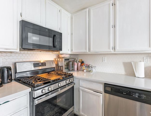 8984 Agate Creek Ct, Elk Grove, CA 95758