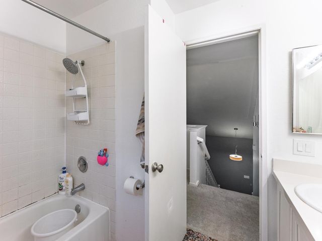 8984 Agate Creek Ct, Elk Grove, CA 95758