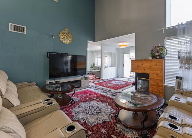 8984 Agate Creek Ct, Elk Grove, CA 95758