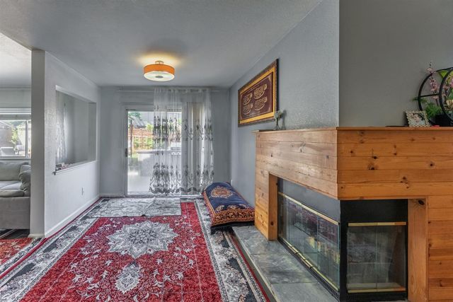 8984 Agate Creek Ct, Elk Grove, CA 95758