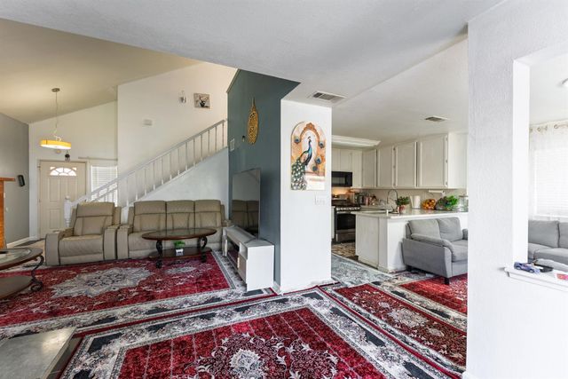 8984 Agate Creek Ct, Elk Grove, CA 95758