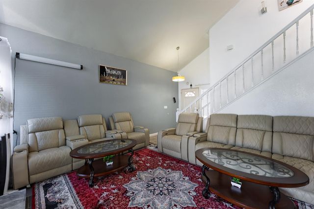 8984 Agate Creek Ct, Elk Grove, CA 95758