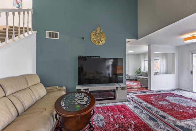 8984 Agate Creek Ct, Elk Grove, CA 95758