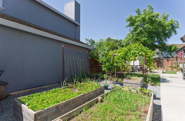 8984 Agate Creek Ct, Elk Grove, CA 95758