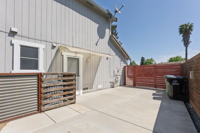 8984 Agate Creek Ct, Elk Grove, CA 95758
