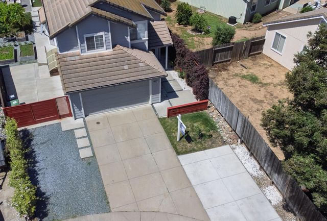 8984 Agate Creek Ct, Elk Grove, CA 95758