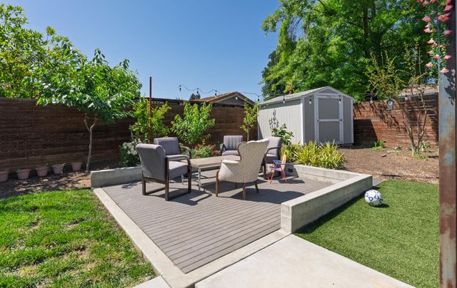 8984 Agate Creek Ct, Elk Grove, CA 95758