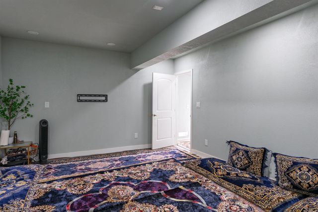 8984 Agate Creek Ct, Elk Grove, CA 95758