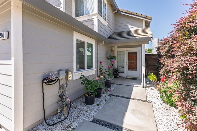 8984 Agate Creek Ct, Elk Grove, CA 95758