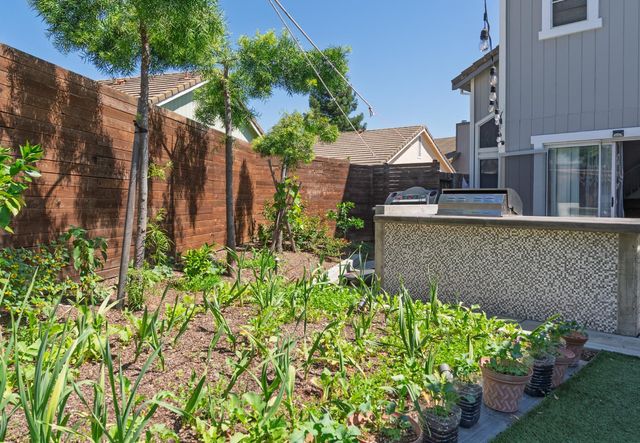 8984 Agate Creek Ct, Elk Grove, CA 95758