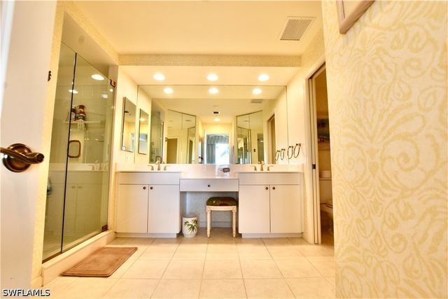 430 Cove Tower DR 302, Naples, FL 34110