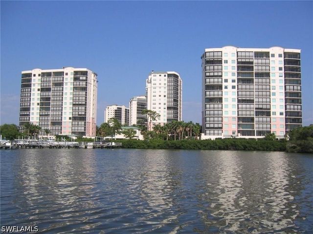 430 Cove Tower DR 302, Naples, FL 34110