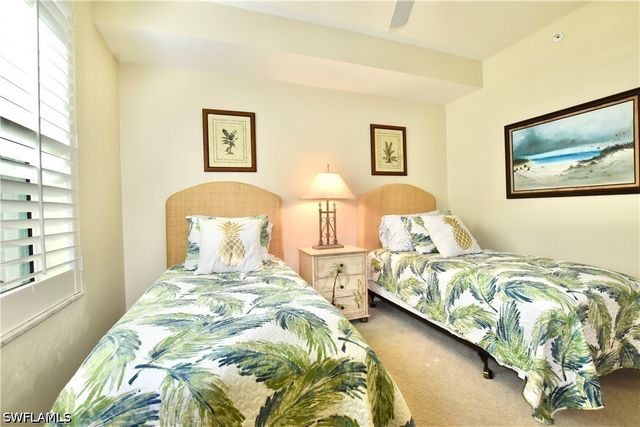 430 Cove Tower DR 302, Naples, FL 34110