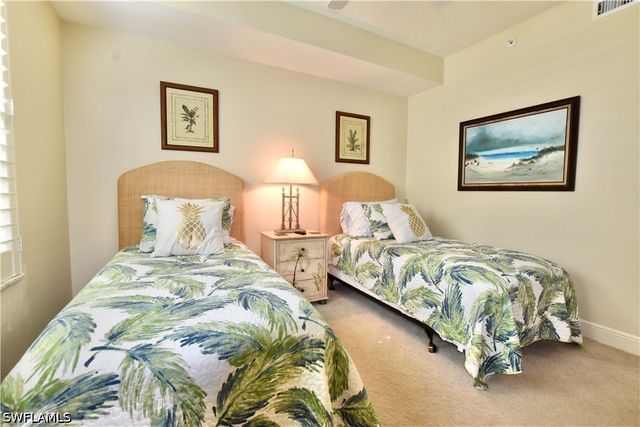 430 Cove Tower DR 302, Naples, FL 34110
