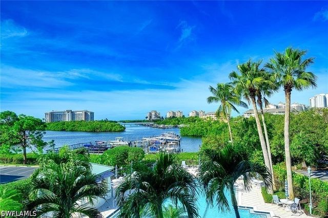 430 Cove Tower DR 302, Naples, FL 34110