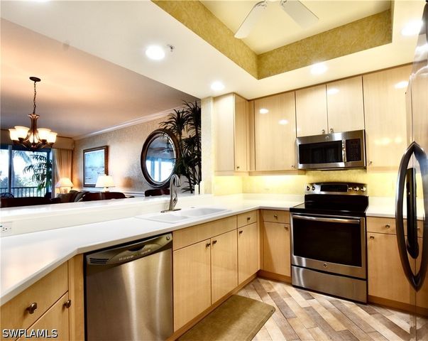 430 Cove Tower DR 302, Naples, FL 34110